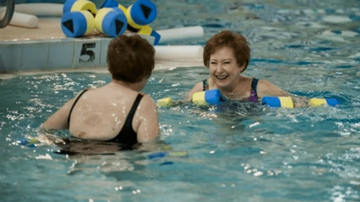 La piscina è consigliata a tutti e sempre